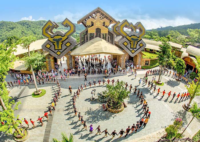 Binglanggu Li & Miao Cultural Heritage Park