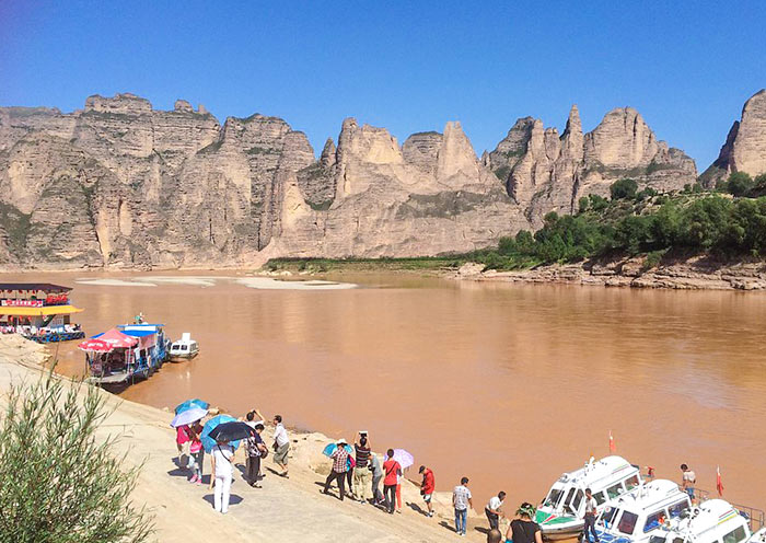 Boats at Bingling Temple Grottoes