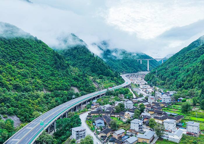 Chengdu to Jiuzhaigou Express Highway