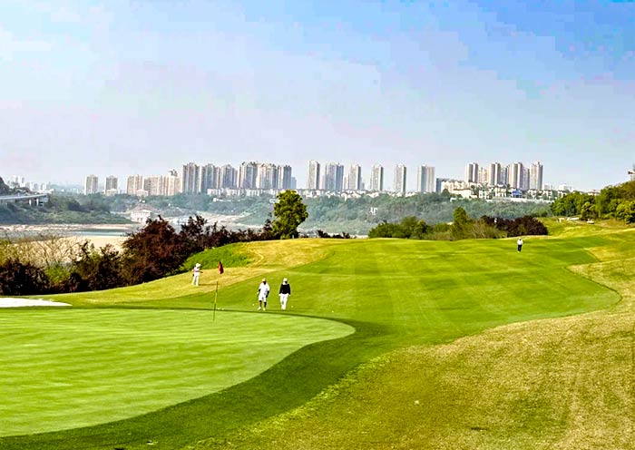 Chongqing Riverview Baifu Golf & Country Club