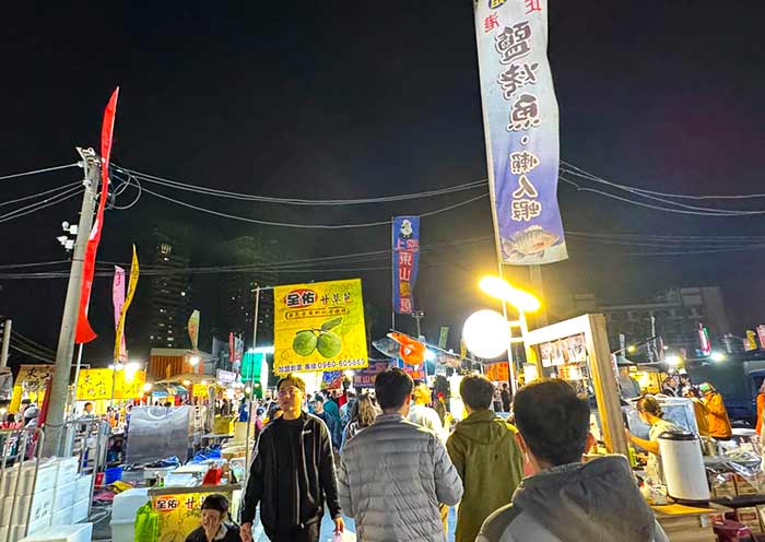 Daong Night Market