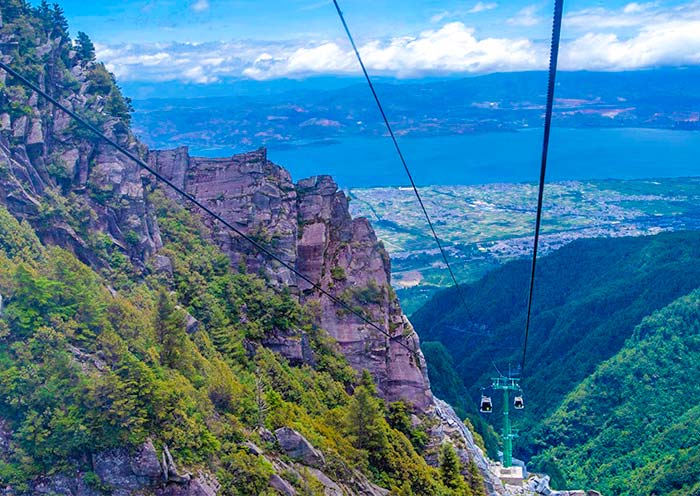 Panoramic Views of Dali and Erhai Lake from Cangshan Mountain