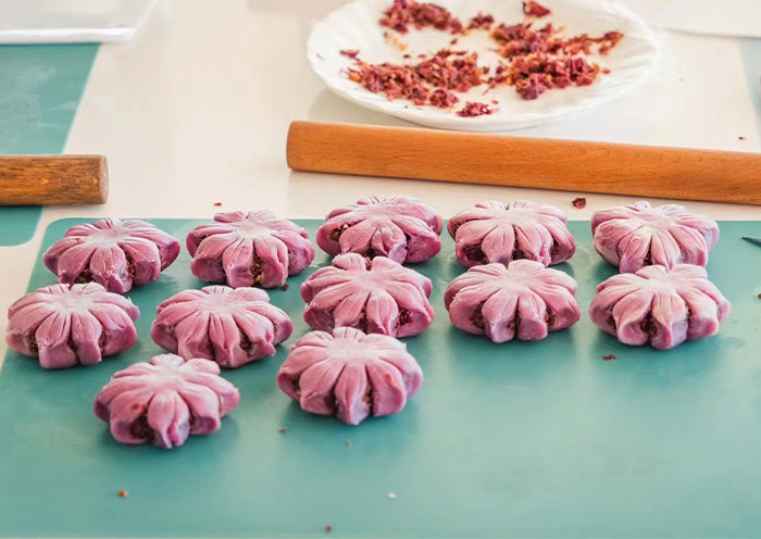 Yunnan Flower Cake Making