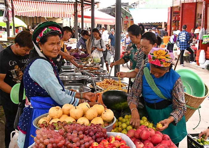 Daily Life at Xizhou Morning Market