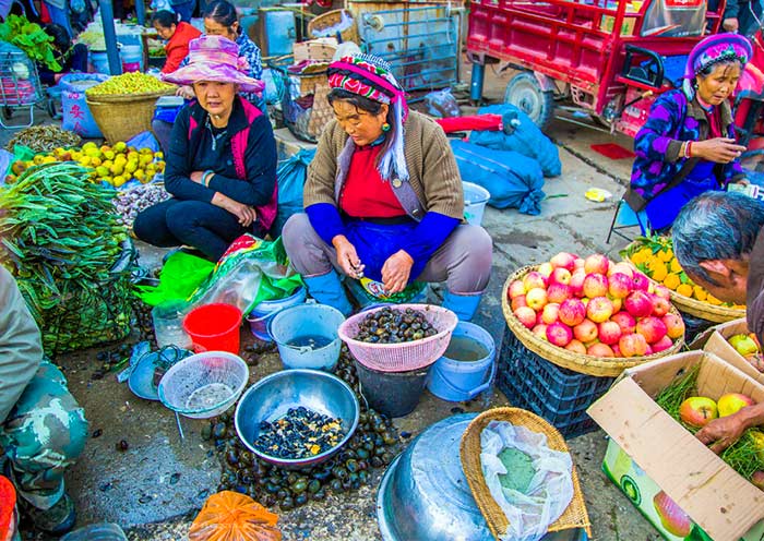 Fresh Finds at Xizhou Morning Market Fresh Finds at Xizhou Morning Market