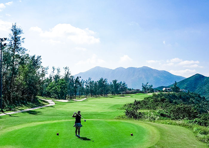 Swing at Discovery Bay Golf Club