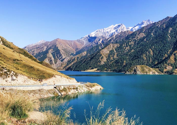 Lakes along Duku Highway