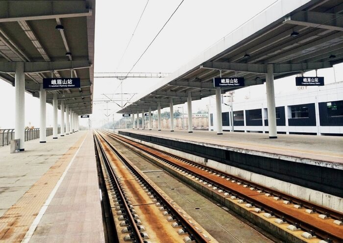 Platform in Emeishan Railway Station