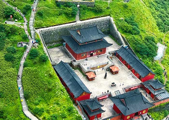 Fanjing Mountain Chengen Temple