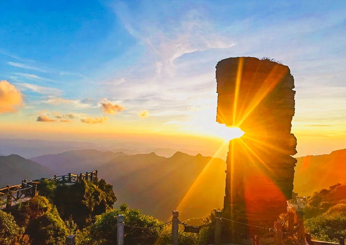 Fanjing Mountain Mushroom Stone