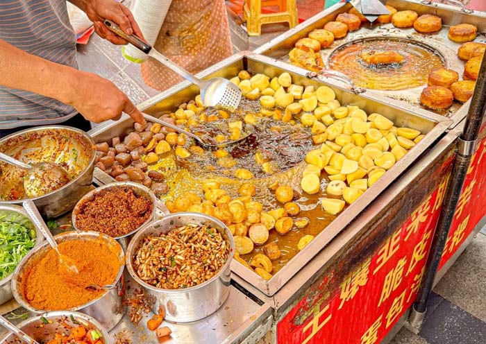 Fried potato chips snack stand