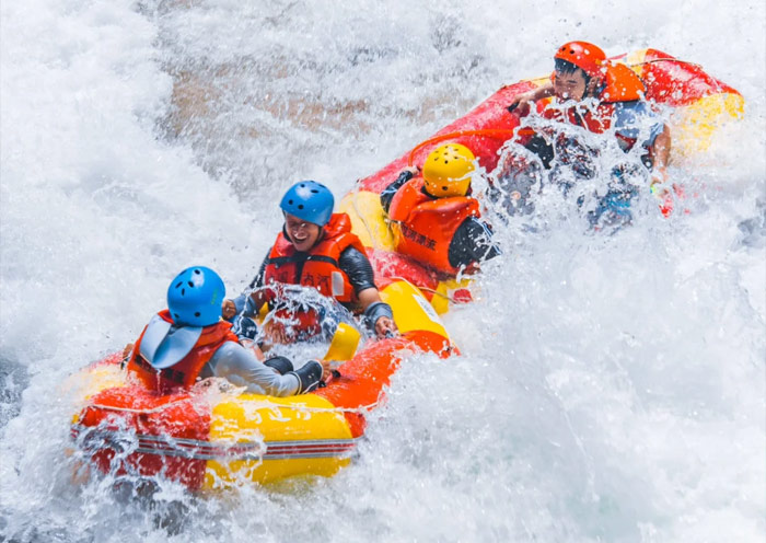 Rafting in Guizhou