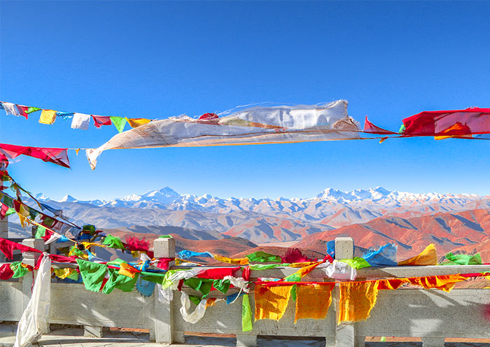 Gyawu La Pass in Tibet to View Mount Everest