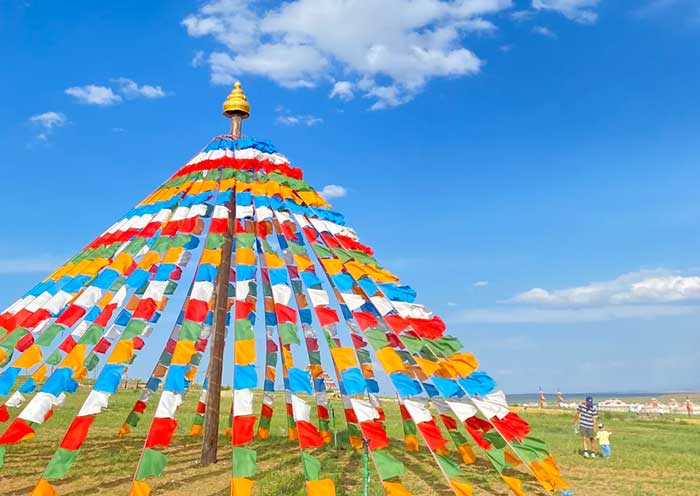 Wind horses near Hongge Er Aobao