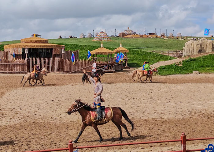Large-scale Live Equestrian Drama, Hongge Er Aobao