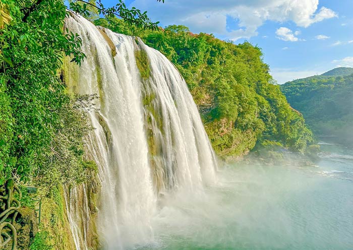 Huangguoshu Waterfall