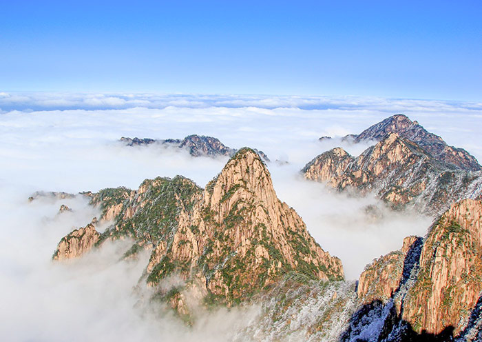 sea of clouds in Yellow Mountain