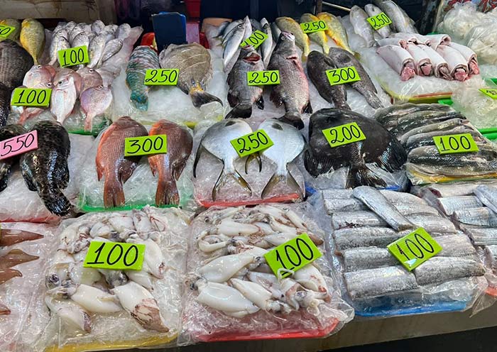 Donggang Huaqiao Seafood Market