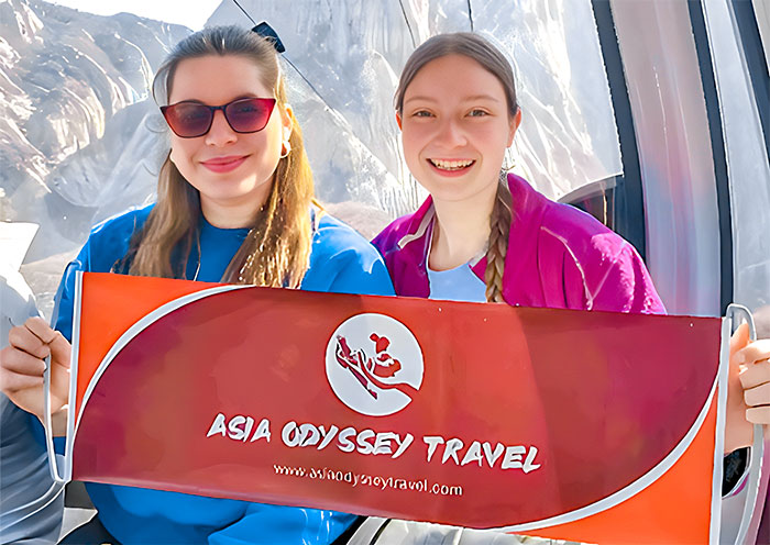 Tour Huashan with AOT