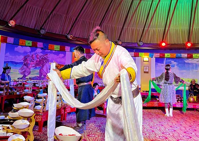 Welcome guests with Hada, Zhama Banquet of Huitengxile 