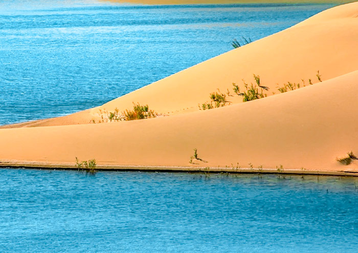 Badain Jaran Desert Incredible Lake View