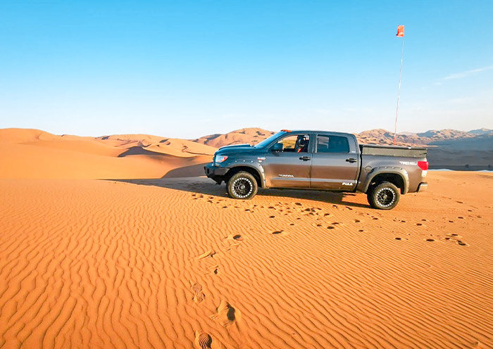 Hop on the Jeep to Explore Badain Jaran Desert