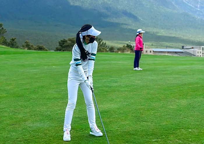 Play Golf at Jade Dragon Snow Mountain Golf Club