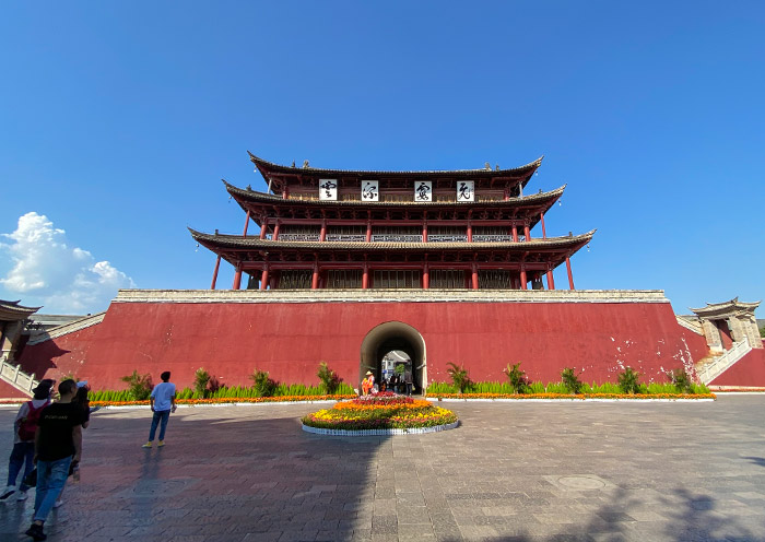 Chaoyang Tower, built 28 years earlier than Tiananmen