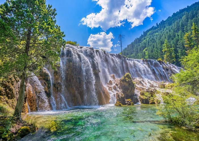 Pearl (Zhenzhutan) Waterfall in Jiuzhaigou Valley