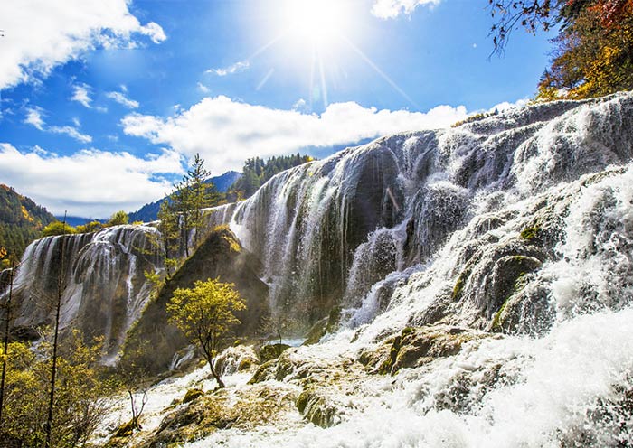 Pearl Beach (Zhenzhutan) Waterfall in Jiuzhaigou Valley