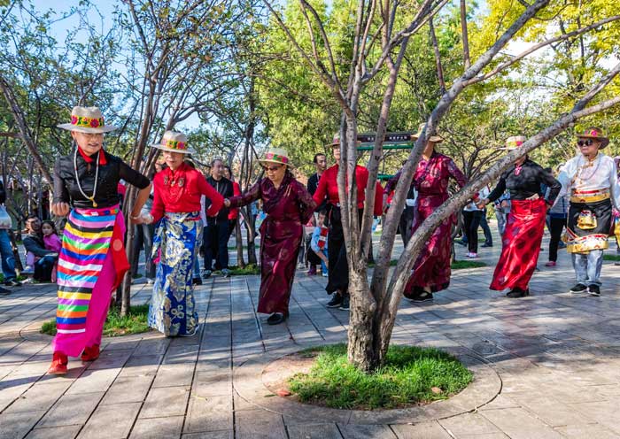 Local People dance in Green Lake Park