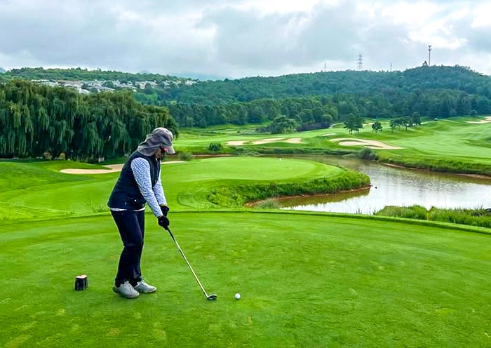 Play Golf at Sunshine Golf Club Play Golf at Sunshine Golf Club