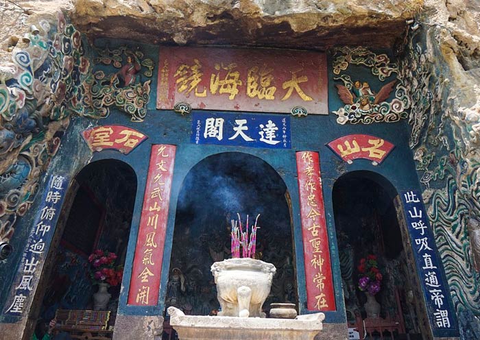  Taoist Grottoes near Dragon Gate