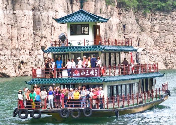 Smaller Boat in Lesser Three Gorges, Wushan