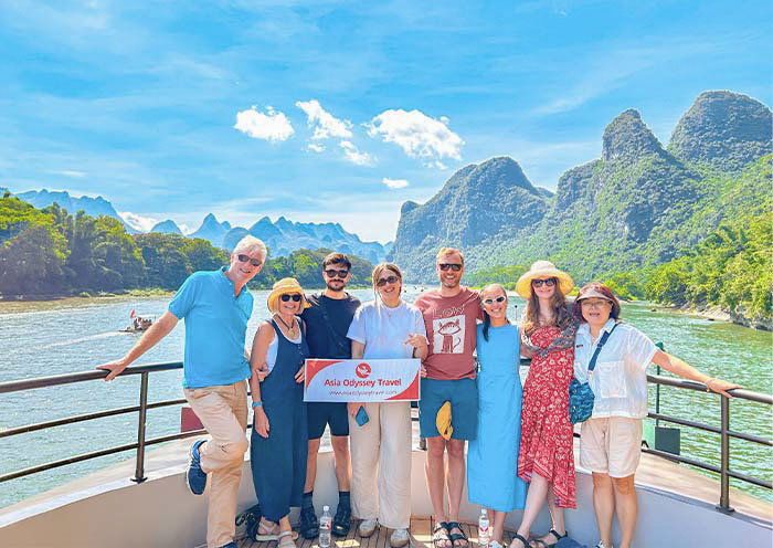 Cruise Li River in Small Group with AOT