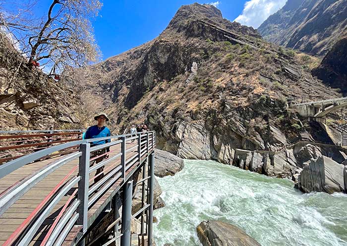 Visit Tiger Leaping Gorge