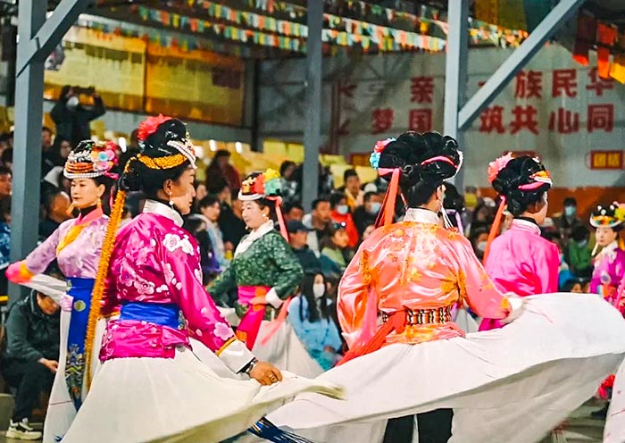 Witness traditional performance for Lugu Lake visit Witness traditional performance for Lugu Lake visit