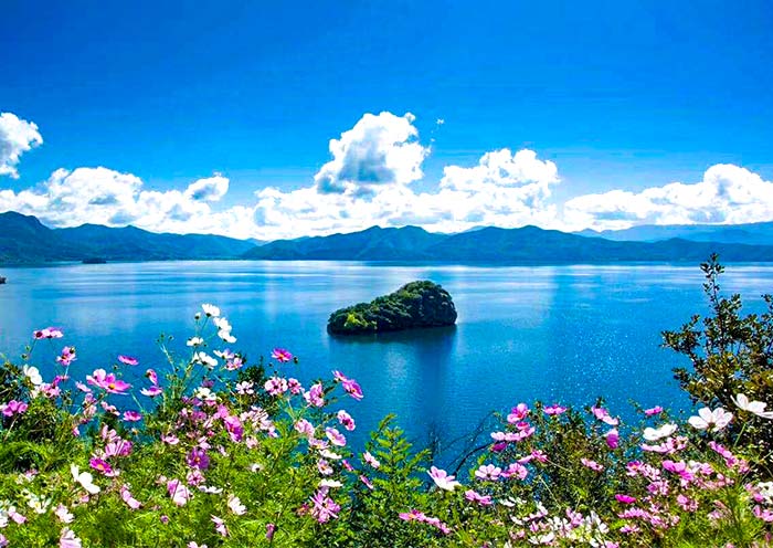 Lugu Lake, located on the border of Yunnan and Sichuan