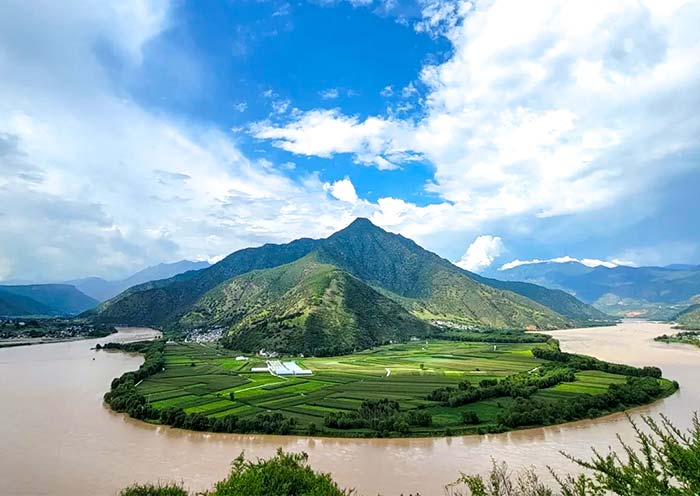 First Bend of the Yangtze River, Lijiang