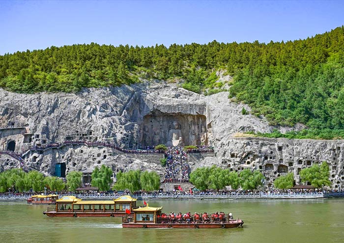 Longmen Grottoes & Yi River Longmen Grottoes & Yi River