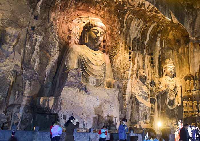 Longmen Grottoes in Luoyang