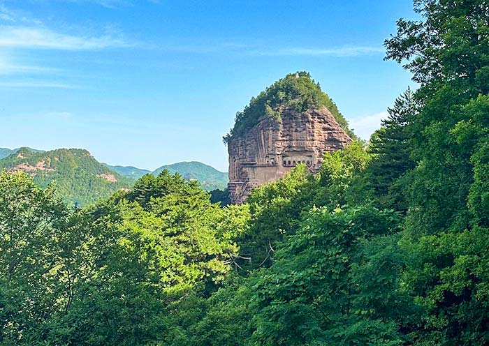 Maijishan Grottoes, the only royal grottoes built on a cliff