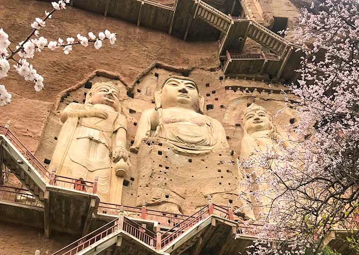 Buddha statues, Maijishan Grottoes