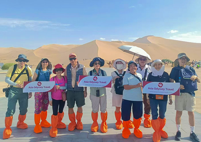 Welcome to Mingsha Mountain & Crescent Lake