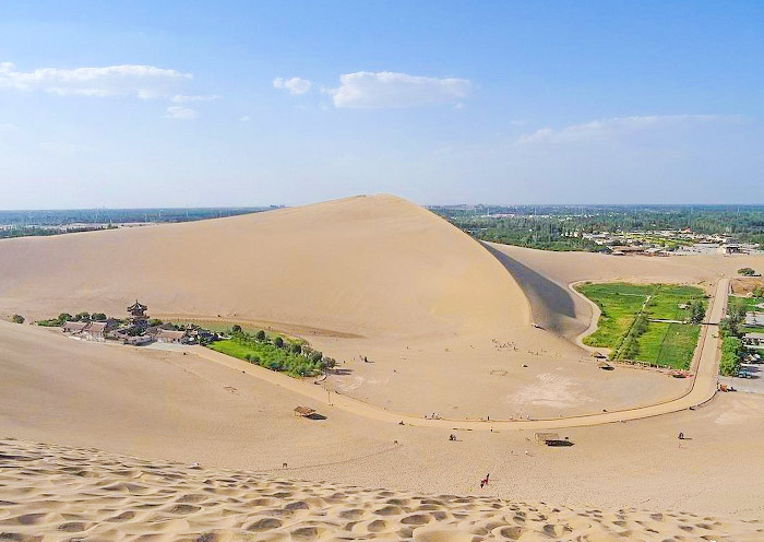 Mingsha Mountain & Crescent Lake 
