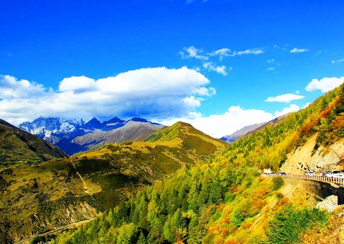 Panoramic View of Mount Siguniang from Maobiliang Panoramic View of Mount Siguniang from Maobiliang