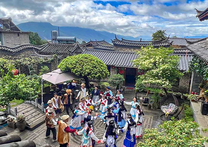 Naxi Family Visit at Yuhu Village