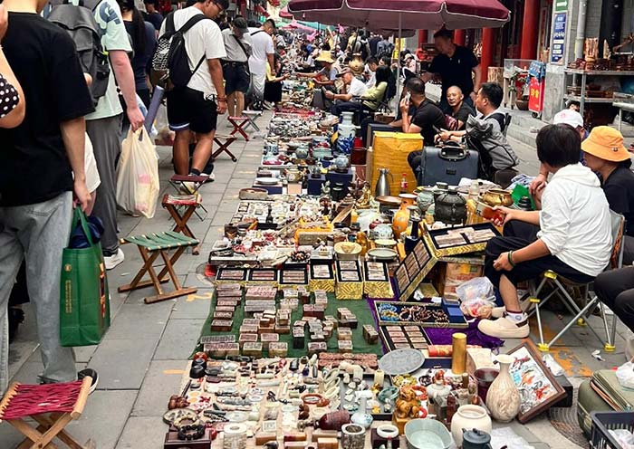 Panjiayuan Market is Beijing's largest flea market