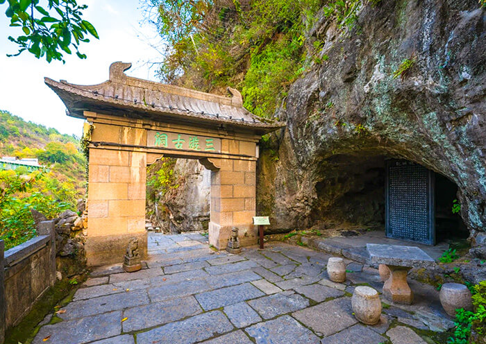 Sanyou Cave