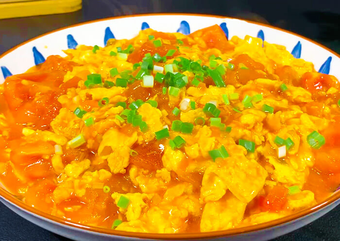 Scrambled Eggs with Tomatoes